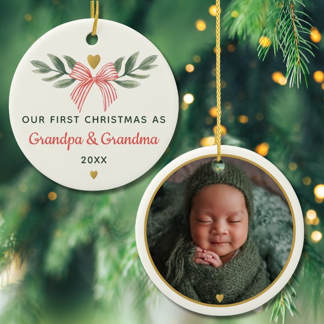 Ornamento De Cerâmica Our First Christmas As Grandma Grandpa Baby Photo (Criador carregado)