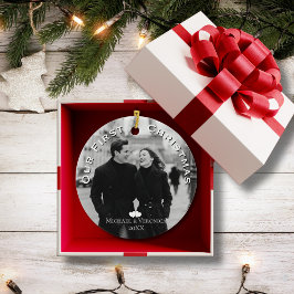 Ornamento De Cerâmica Our First Christmas Photo Personalized Name Year