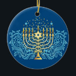 Ornamento De Cerâmica Ouro menorah Hanukkah saudando festival de luz<br><div class="desc">Ouro menorah Hanukkah saudando festival de decoração de luzes</div>