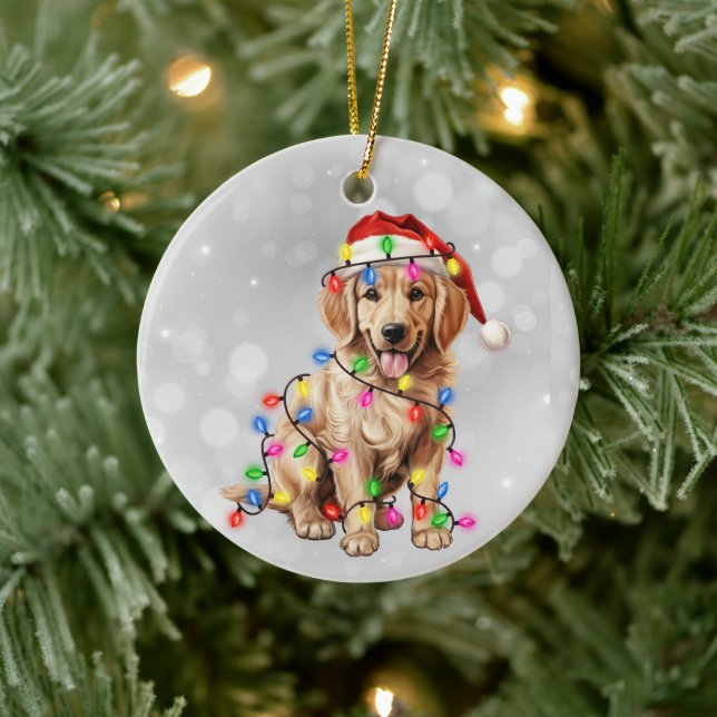 Ornamento De Cerâmica Ouro Retriever Puppy Enrolado em Luzes de Natal (Árvore)