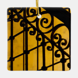Ornamento De Cerâmica Padrão de portão de ferro em amarelo, Cuba