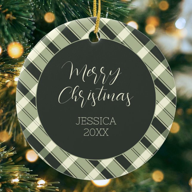 Ornamento De Cerâmica Padrão de Xadrez Verde Script Moderno Feliz Natal (Green Plaid Pattern Modern Script Merry Christmas Ceramic Ornament)