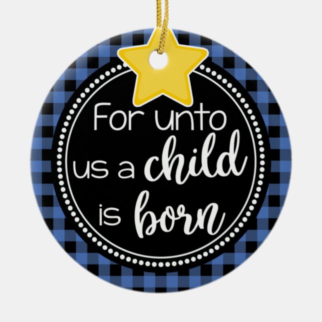 Ornamento De Cerâmica Para nós uma criança é Nascer Xadrez azul Natal (Frente)