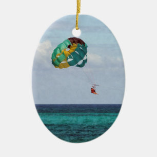 Ornamento De Cerâmica Parasailing de duas mulheres nos Bahamas