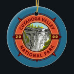 Ornamento De Cerâmica Parque Nacional do Vale do Cuyahoga - Emblem de Co<br><div class="desc">Design trabalho de arte de vetor de Vale de Cuyahoga. O parque fica ao longo do rio Cuyahoga entre as cidades de Ohio de Cleveland e Akron.</div>