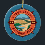 Ornamento De Cerâmica Parque Nacional do Vale do Kobuk - Emblem Retro Co<br><div class="desc">Trabalho de arte de vetor de vale de Kobuk. O parque é um parque nacional americano na região árctica do noroeste do Alasca.</div>
