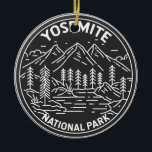Ornamento De Cerâmica Parque Nacional Yosemite California Vintage Monoli<br><div class="desc">Yosemite vetor trabalho de arte design. O parque é famoso por suas gigantes sequoias antigas e para o Tunnel View,  a vista icônica da queda de Bridalveil e os penhascos granitos de El Capitan e Half Dome.</div>
