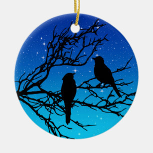 Ornamento De Cerâmica Pássaros em um galho, preto contra azul noturno