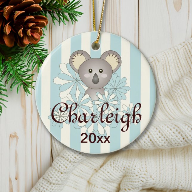 Ornamento De Cerâmica Pastel Blue Stripe Cute Bebê Koala Natal (Criador carregado)