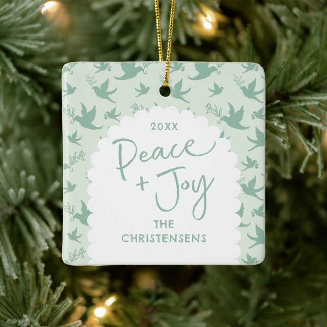 Ornamento De Cerâmica Pastel Green Peace Personalizado + Joy (Árvore)