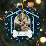 Ornamento De Cerâmica Pata de Cachorro Imprimir Padrão Personalizado Nom<br><div class="desc">Personalize este design de ornamento de padrão de impressão de pata de animais de estimação, divertido e único, com duas fotos. Design apresenta um design de casa de cachorro com a porta da casa de cachorro apresentando a foto do seu animal de estimação personalizado. Personalize o osso branco do cão...</div>