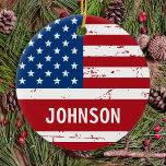 Ornamento De Cerâmica Patriótico Vermelho Personalizado por Bandeira Ame<br><div class="desc">Este ornamento da bandeira americana é a maneira perfeita de mostrar seu espírito patriótico nesta temporada de festas. O ornamento apresenta o design icônico Estrelas e Stripes em cores vermelho, branco e azul. É um presente de excelente para veteranos militares e suas famílias, ou qualquer um que ama a América...</div>