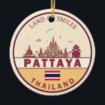 Ornamento De Cerâmica Pattaya Thailand City Skyline Emblem<br><div class="desc">Pattaya minimalista,  colorida design de arte,  com monumentos e marcos da cidade na Tailândia.</div>