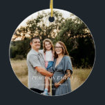 Ornamento De Cerâmica Paz na Terra - Design de Natal da Porta de Vidro E<br><div class="desc">Paz na Terra - design da pomba de vidro contida</div>