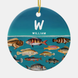 Ornamento De Cerâmica Peixe Colorido Monograma Sob Oceano Azul