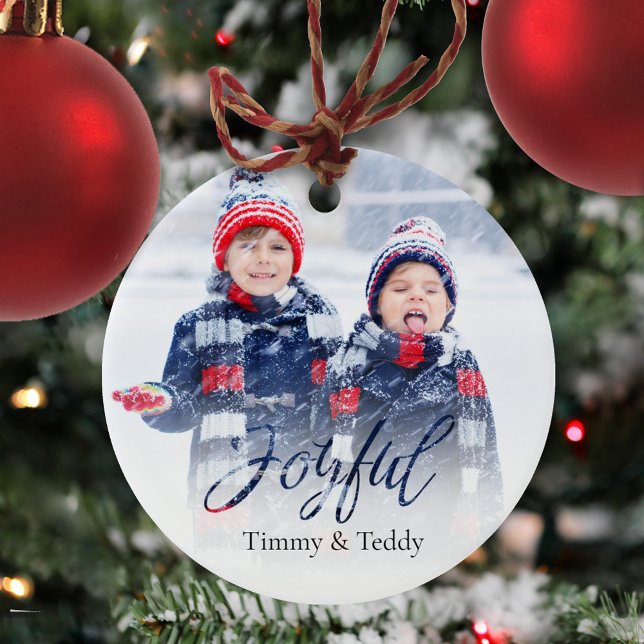Ornamento De Cerâmica Personalização de Foto em Floco de Neve de Natal A (Christmas photo ceramic circle ornament with a Joyful Calligraphy script. )