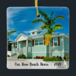 Ornamento De Cerâmica Personalizada 2 Fotografia Inicial Sided New Beach<br><div class="desc">Este ornamento personalizado de Natal em casa de praia,  com dois lados,  apresenta uma foto da sua nova casa e do ano na frente,  e outra foto no verso. Isto faz um presente para a nova casa,  ou apenas um guardião especial para você comemorando seu destino!</div>