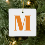Ornamento De Cerâmica Personalizar monograma inicial de Natal branco lar<br><div class="desc">Personalizar monograma inicial de ornamentação de cor branca laranja de Natal Cerâmica</div>