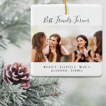 Ornamento De Cerâmica Personalizar os melhores amigos da fotografia para<br><div class="desc">Um presente para o(s) seu(s) melhor(s) amigo(s) para aniversários,  Natal ou evento especial. Texto preto: Melhores Amigos para sempre,  escrito com um script de estilo com letra de tendência. Personalize e use sua própria foto e nomes. Um fundo branco chic.</div>