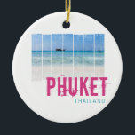 Ornamento De Cerâmica Phuket Thailand Vintage Beach Panorama Souvenir<br><div class="desc">O panorama da praia de Phuket Thailand (Tailândia vintage) e o mar perfeito para mochilas e viajantes tailandeses do sudeste asiático. Souvenir Phuket para as férias de Tailândia, Patong e Khao Lak. Souvenirs do Parque Nacional Sirinat e das Ilhas Phi Phi. O panorama da praia de Phuket Thailand como lembrança...</div>