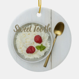 Ornamento De Cerâmica Podim de arroz doce com framboesas sobremesa