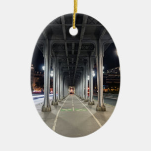 Ornamento De Cerâmica Pont de Bir-Hakeim à noite - Paris, França