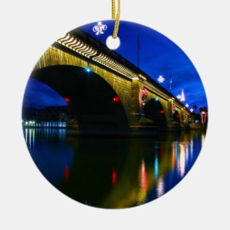 Ornamento De Cerâmica Ponte de Londres no crepúsculo