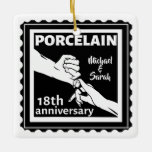 Ornamento De Cerâmica porcelana tradicional do 18º aniversário de casame<br><div class="desc">Se quiser ajuda para personalizar este design, use o botão Perguntar a este designer, logo abaixo deste texto. Uma design romântica para um casal casado 18 anos de aniversário de casamento. A ilustração de um homem e de uma esposa de mãos dadas, o texto lê porcelana, que é o presente...</div>