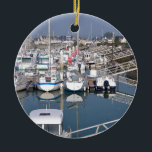 Ornamento De Cerâmica Porto de Santo-Vaast-la-Hougue, França<br><div class="desc">Porto na maré baixa do Santo-Vastão-la-Hougue,  comuna na península de Cotentin,  no departamento de Manche,  na Baixa Normandia,  no noroeste de França</div>