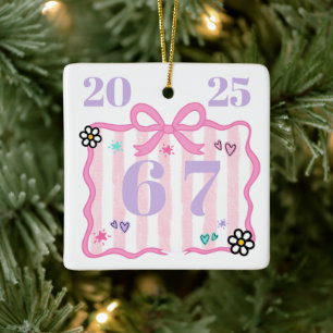 Ornamento De Cerâmica Preppy Coquette 6–7 Laço Listrado Rosa Tendência A