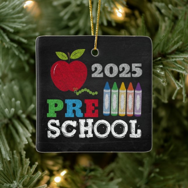 Ornamento De Cerâmica Preschool 2025 Chalkboard Ornament (Árvore)