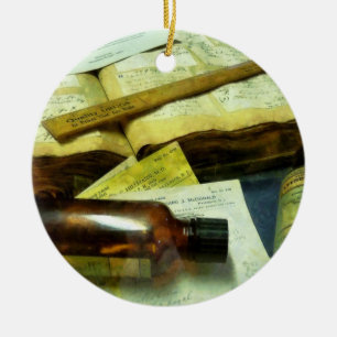 Ornamento De Cerâmica Prescrições e frascos de medicamentos