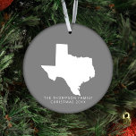 Ornamento De Cerâmica Presente para Casais Clientes Amigos no Texas<br><div class="desc">Apresentando nosso "Texas Dark Cinza Cerâmica Ornament with Photo" (O ornamento da Cerâmica das Escuras do Texas com a Foto), um sofisticado e personalizado aditamento ao seu decoro de férias. Feito com cuidado, este ornamento cerâmico apresenta uma elegante cinza escura de fundo adornada com um gráfico do estado do Texas...</div>