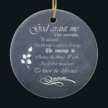 Ornamento De Cerâmica Presentes personalizados de quadro de reoração de<br><div class="desc">Adicione sua saudação pessoal ao contrário. A maravilhosa Oração da Serenidade lê: Deus me conceda a serenidade para aceitar as coisas que não posso mudar, a coragem para mudar as coisas que posso e a sabedoria para saber a diferença. Ele é escrito em fontes e texto no estilo quadro-pessoal autêntico....</div>