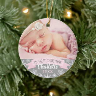 Ornamento De Cerâmica Primeira Menina Bebê Rosa Claro Luz de Natal Foto