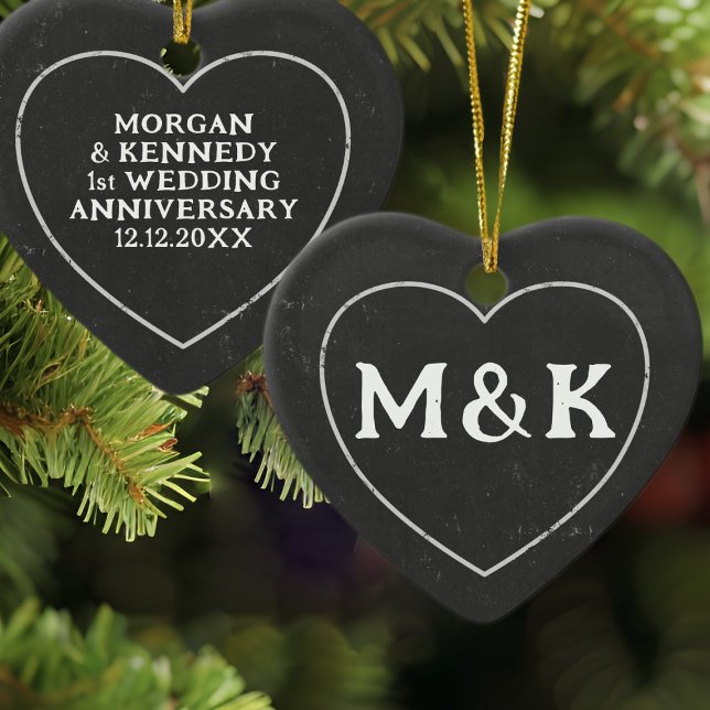 Ornamento De Cerâmica Primeira Ornação Cardíaca de Quadro de Natal (Celebrate your first wedding anniversary with this rustic ceramic ornament. Just add your details)