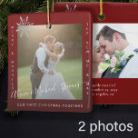 Ornamento De Cerâmica Primeiro Natal 2 fotos Sr. e Sra. casal red<br><div class="desc">Feliz moderna minimalista e casado com o novo Sr. e Sra. casamento, a foto do casal de dois lados personalizados, com o modelo de ornamento da árvore de Natal vermelha, com um estilo de assinatura manuscrito de tendências, falso roteiro de caligrafia de cinza prateada e um floco de neve. Fácil...</div>