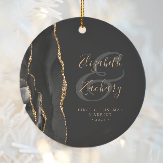 Ornamento De Cerâmica Primeiro Natal Casado Ágata Preta Dourado Script (Criador carregado)