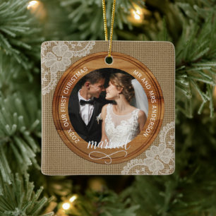Ornamento De Cerâmica Primeiro Natal casado com juta rústica e renda