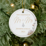 Ornamento De Cerâmica Primeiro Natal casado com o Sr. e a Sra. Natal<br><div class="desc">Primeiro Natal casado com o Sr. e a Sra. Natal</div>
