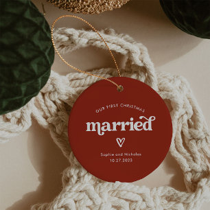 Ornamento De Cerâmica Primeiro Natal Casado Vermelho e Branco com Cora