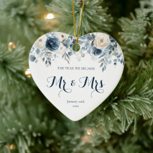 Ornamento De Cerâmica Primeiro Natal Casados Azul Floral Sr e Sra