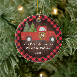Ornamento De Cerâmica Primeiro Natal Casados Caminhão Xadrez Sr. Sra. FO
