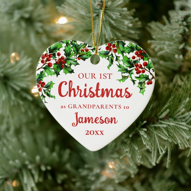 Ornamento De Cerâmica Primeiro Natal como Avós Holly Heart Foto (Árvore)