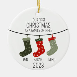 Ornamento De Cerâmica Primeiro Natal como família de três