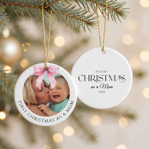 Ornamento De Cerâmica Primeiro Natal como Mãe com Laço Rosa Elegante Fot