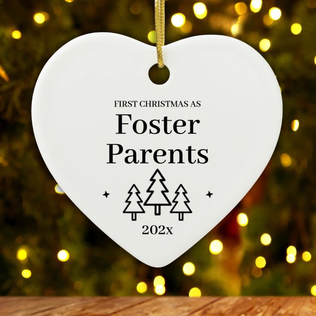Ornamento De Cerâmica Primeiro Natal Como Pais De Foster 2025 (First Christmas As Foster Parents Ceramic Ornament
)