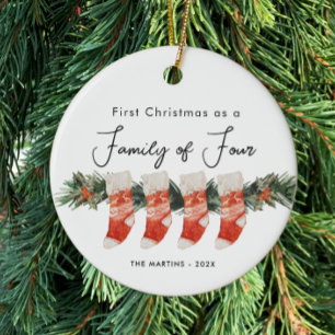 Ornamento De Cerâmica Primeiro Natal como uma família de quatro estoques