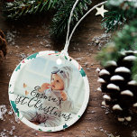 Ornamento De Cerâmica Primeiro Natal do Bebê Personalizado | Natal<br><div class="desc">Primeiro Natal do Bebê Personalizado | Ornamento cerâmico de Natal. Personalize o ornamento alterando a imagem e o nome. A cor e a fonte do texto podem ser alteradas. Para qualquer outra personalização, sinta-se à vontade para me contactar.</div>