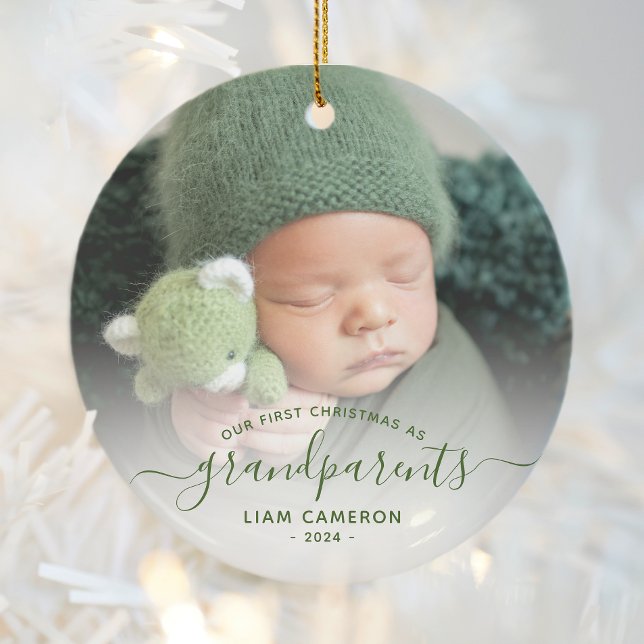 Ornamento De Cerâmica Primeiro Natal dos Avós Foto Script Verde (Criador carregado)